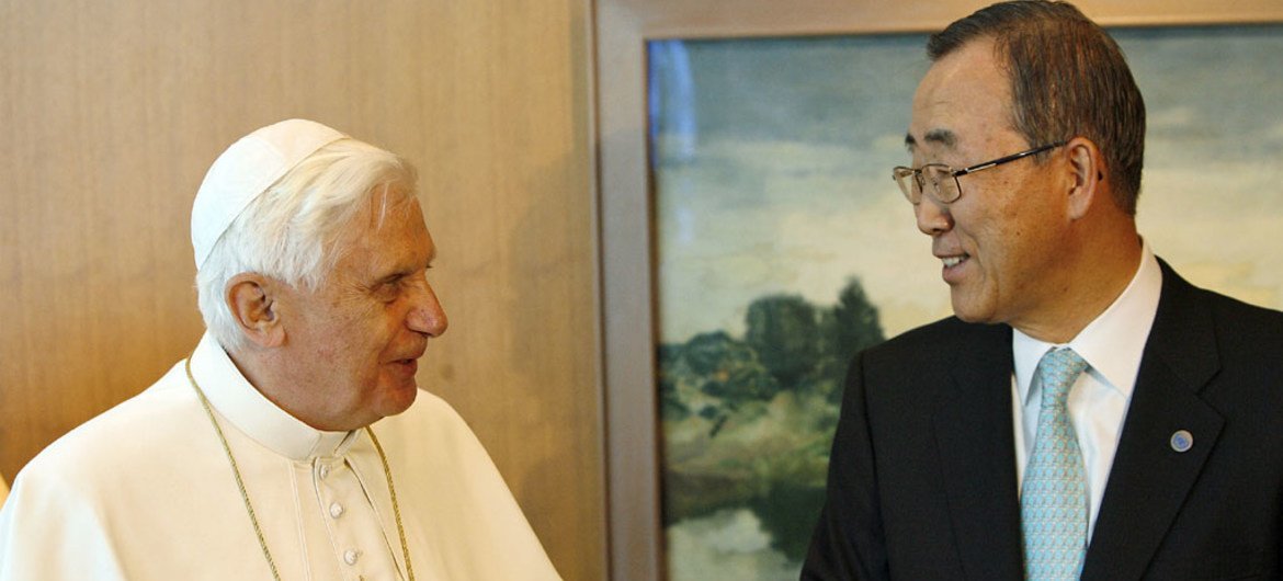Secretary-General Ban Ki-moon (right) with Pope Benedict XVI at UN Headquarters in April 2008. UN Photo/Mark Garten